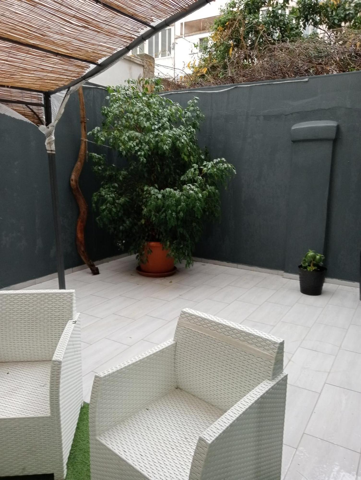 Nicolai 165 * Bari